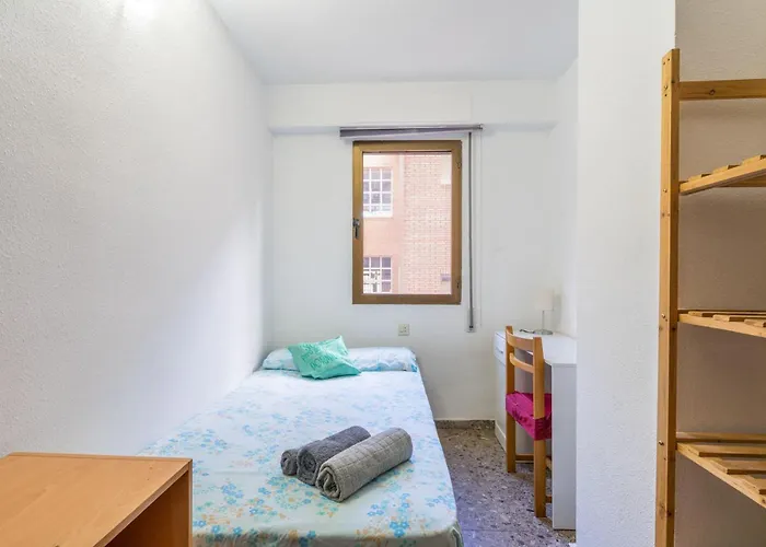 Invalencia - Yecla Flat 4 Bdrm & 2 Wc With Terrace * 발렌시아