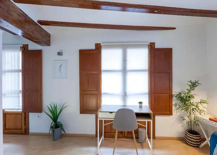 1 Bedroom Mercado شقة