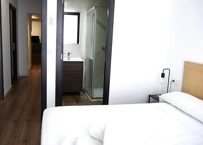 Artes 3- Private Sunny Terrace & 2 Baths