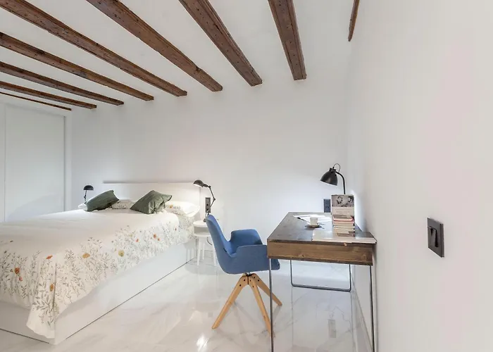 Flat Center Town Hall Apartment