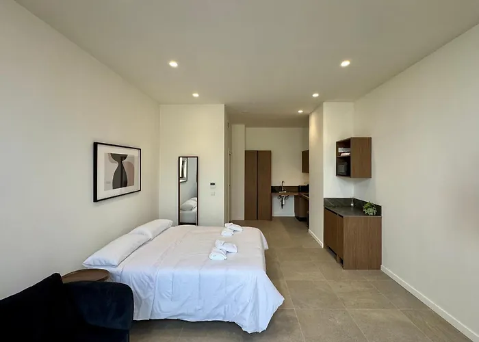 Boutique - Plaza Tower *