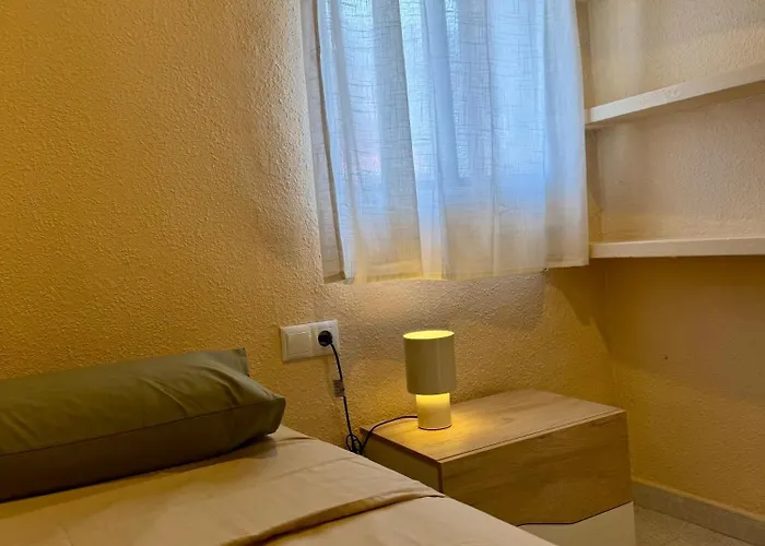 1st Line Direct Access Private Parking * 발렌시아