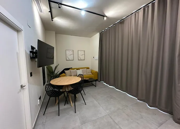 Travel Habitat Jardin Ayora * فالنسيا