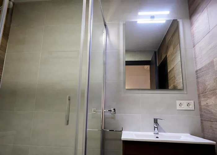 Artes 3- Private Sunny Terrace & 2 Baths Apartamento *