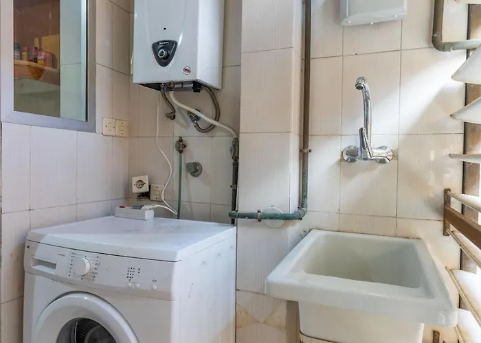 Invalencia - Yecla Flat 4 Bdrm & 2 Wc With Terrace *