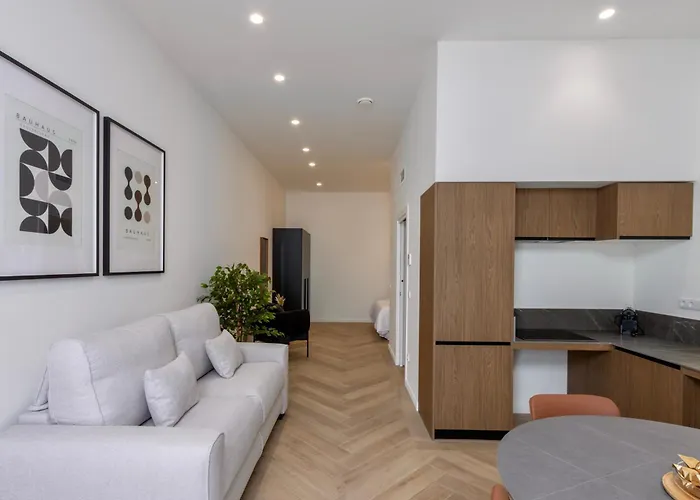 Boutique - One Tower Apartment *