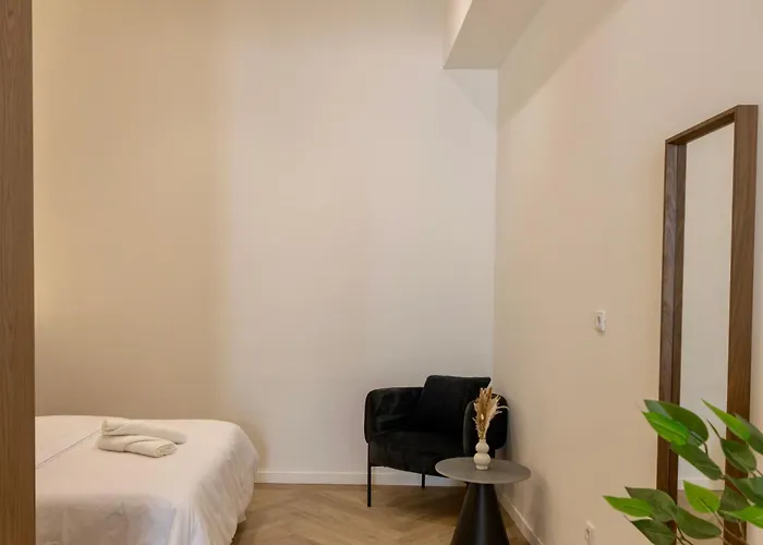 Boutique - One Tower Apartment *