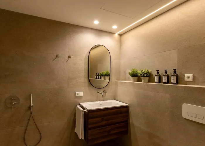 Boutique - One Tower Apartment *