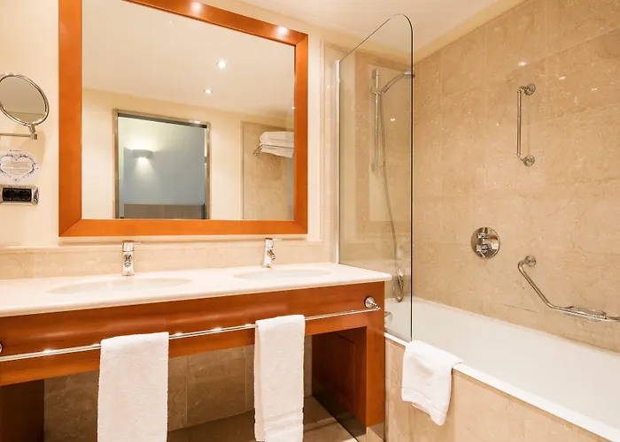 Hotel Ilunion Aqua 4