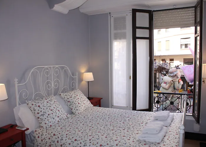 Hi Canovas Szálloda *