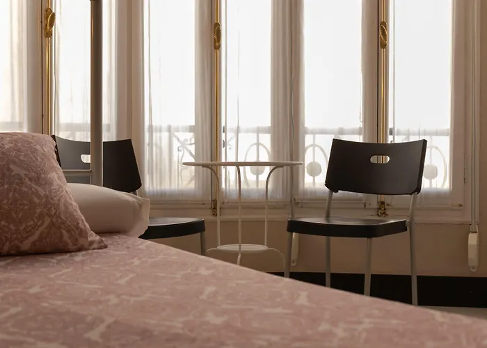 Hi Canovas Szálloda *