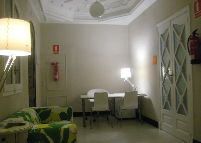 Hi Canovas Szálloda *