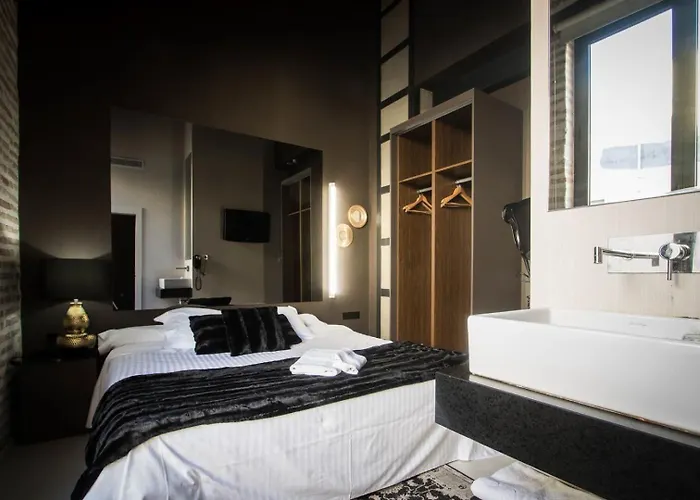 Cosy Embajador 2* فالنسيا