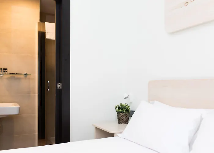 Mate Oliveira - Centre, 3* Valência