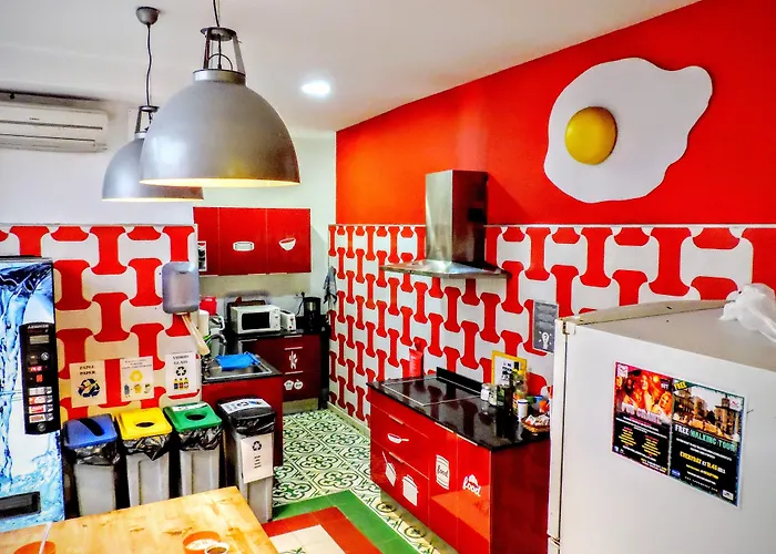 Youth By Feetup Albergue *