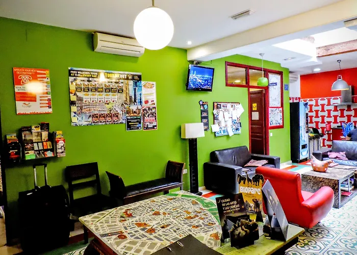 Youth By Feetup Hostel *