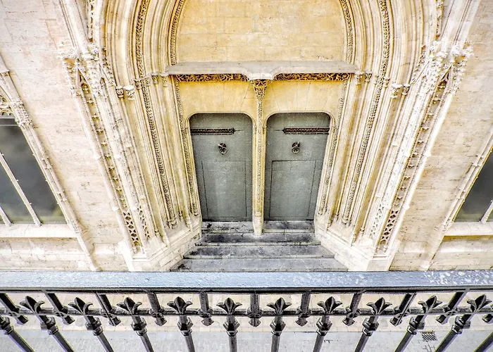 Youth By Feetup Albergue *