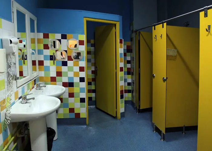 Red Nest Hostel Βαλένθια