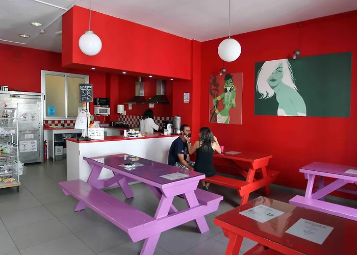 Hostel Red Nest Βαλένθια