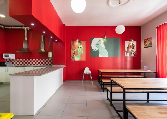 Red Nest فالنسيا