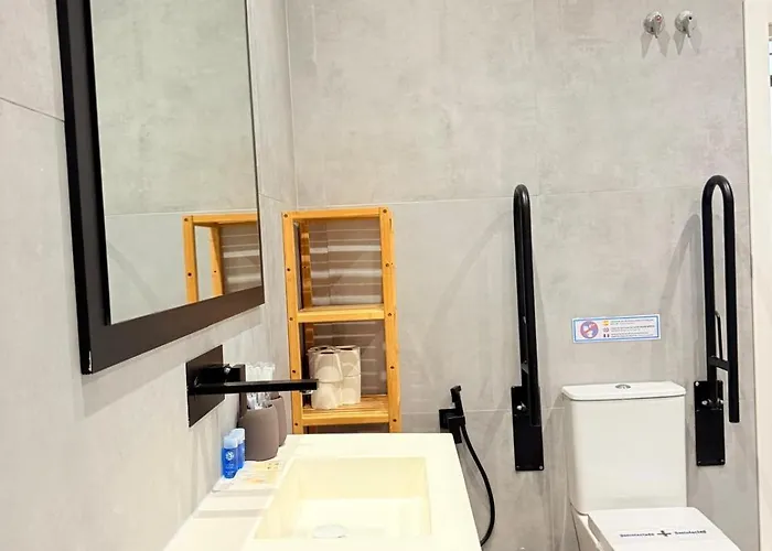 Travel Habitat Jardin Ayora فالنسيا