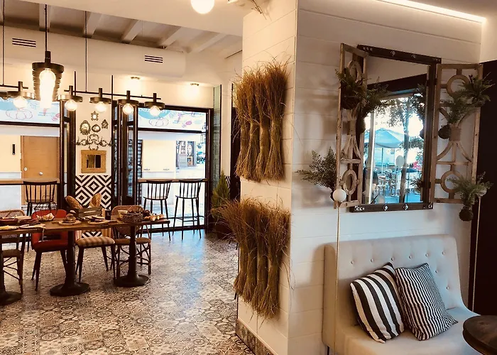 Myr Plaza Mercado & Hotel 4*