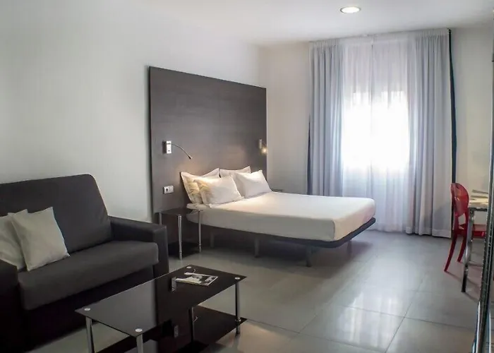 Hostal Quart Youth &