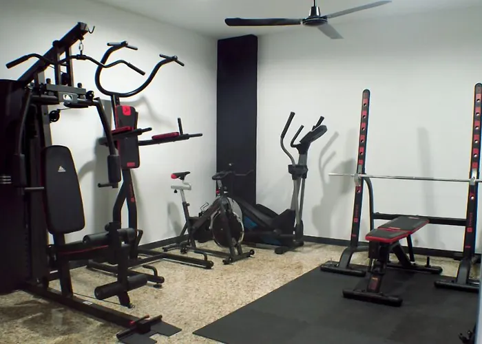 Hostal Quart Youth & *