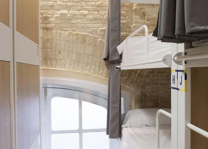 بيت شباب شباب أب فالينسيا فالنسيا