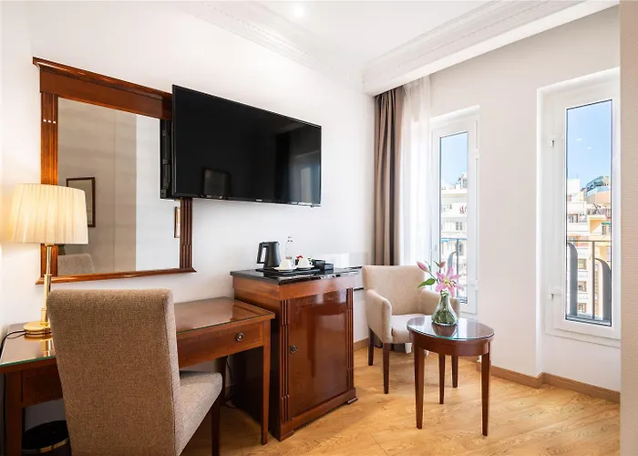 Hotel Melia Plaza 4*