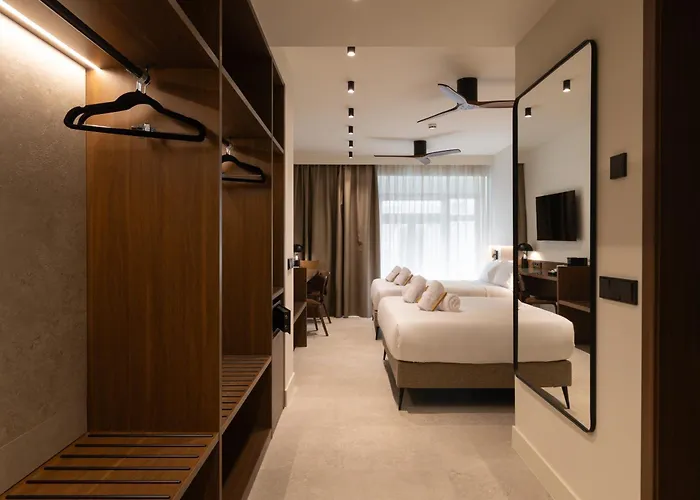 Moontels Colon Hotel