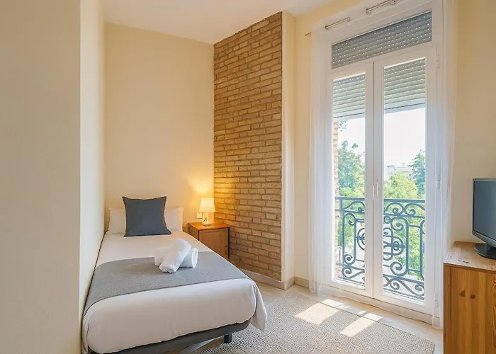 דירה In The Center Of *