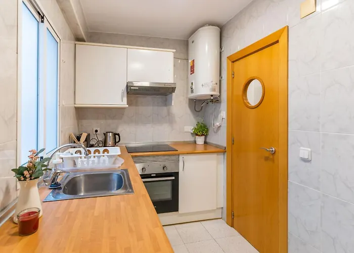 Invalencia - Negrito Plaza Center * Valencia