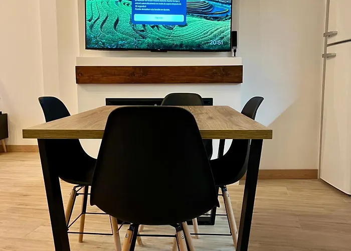 Acogedor Frente A Plaza De La Iglesia فالنسيا