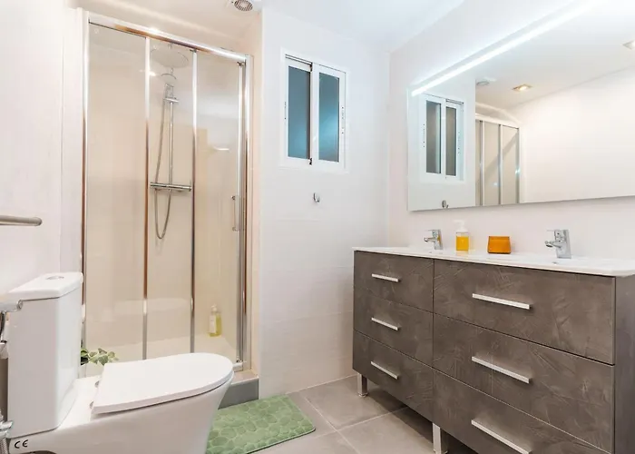 Invalencia - Negrito Plaza Center *