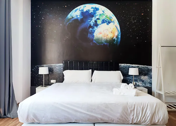 Flats Friends Plaza De La Reina 4*