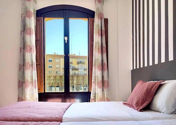 Flats Friends Plaza De La Reina Βαλένθια