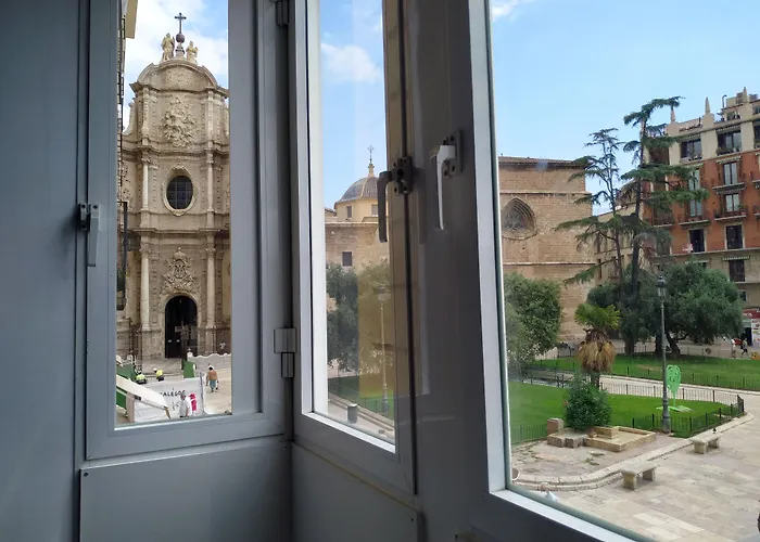 بيت ضيافة Flats Friends Plaza De La Reina 4*