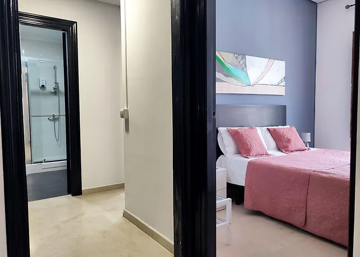 Flats Friends Plaza De La Reina Πανσιόν 4*