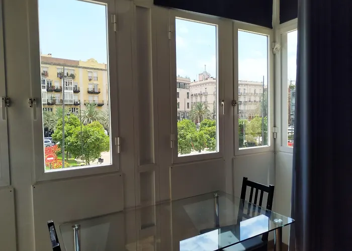 بيت ضيافة Flats Friends Plaza De La Reina 4*