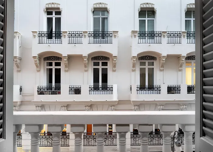 Palacio Santa Clara, Autograph Collection 4* Valence