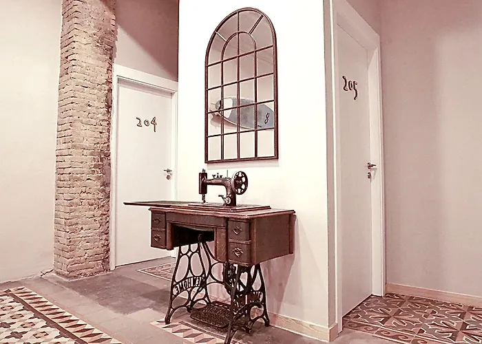 Bird House Bed & Breakfast