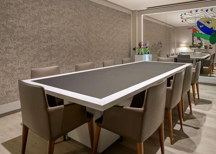 Sh Colon מלון ולנסיה