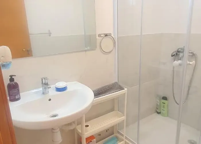 Tranquila, Centrica Y Luminosa De Matrimonio En Vivienda Compartida Βαλένθια