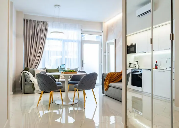 Era Deluxe Near The Of 아파트 *