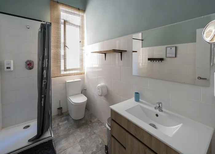 بيت شباب The Venue Boutique