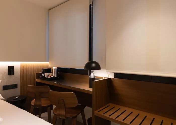 Moontels Colon Hotel