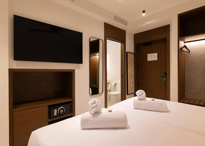 Moontels Colon Hotel