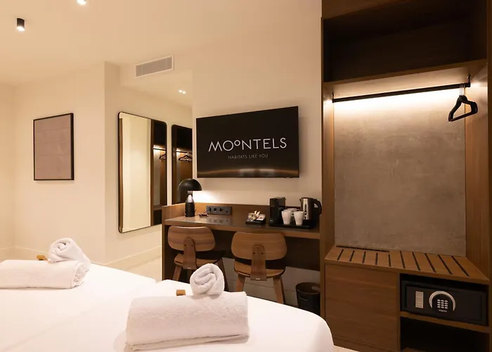 Moontels Colon Hotel