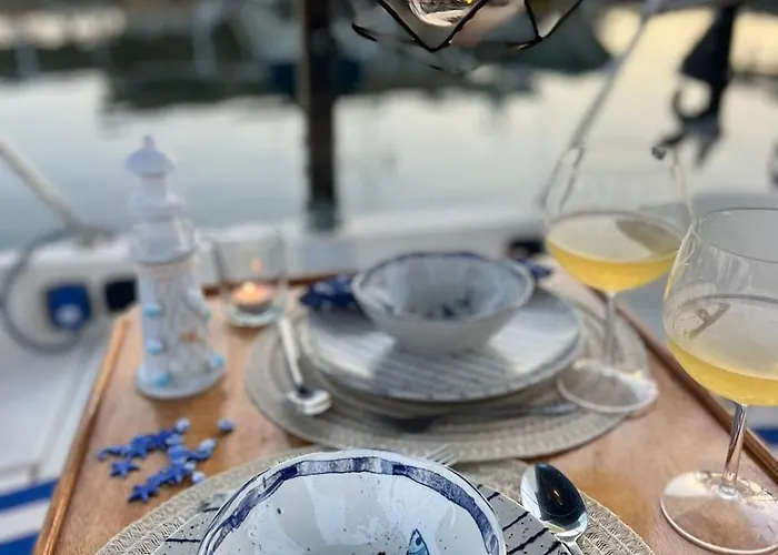 Unique Experience In Sailboat! In The 4 Seasons!! B Shi *